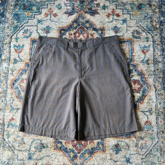 Patagonia Textured Striped Shorts Size 38 - Picture 1 of 5